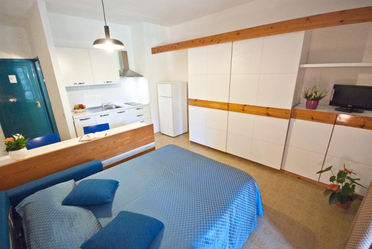 Residence Golfo Della Лакона Екстер'єр фото
